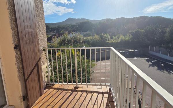 Appartement à vendre    4 pièces • 74 m2 Saint-Cyr-sur-Mer