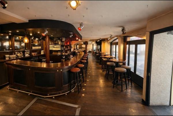 MURS DE LOCAUX COMMERCIAUX