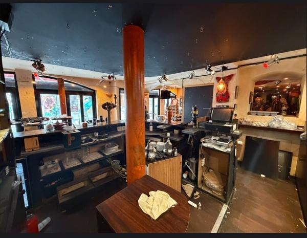 MURS DE LOCAUX COMMERCIAUX