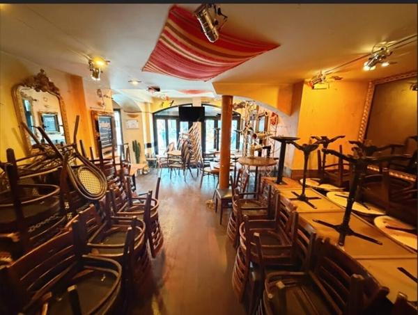 MURS DE LOCAUX COMMERCIAUX