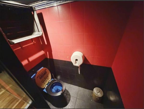 MURS DE LOCAUX COMMERCIAUX