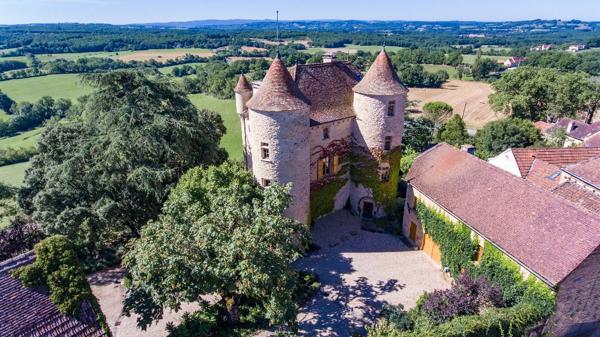 Château historique de 1501 avec vue panoramique et commodités à pied Parisot