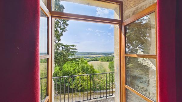 Château historique de 1501 avec vue panoramique et commodités à pied Parisot
