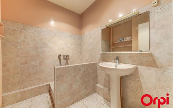 Appartement à vendre    5 pièces • 111,84 m2 Villeurbanne