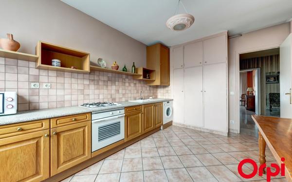 Appartement à vendre    5 pièces • 111,84 m2 Villeurbanne