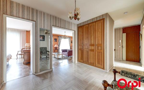 Appartement à vendre    5 pièces • 111,84 m2 Villeurbanne