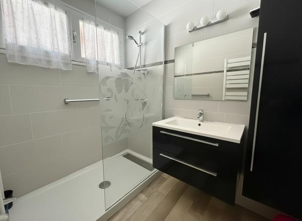 Maison 7 pièces avec jardin et garage