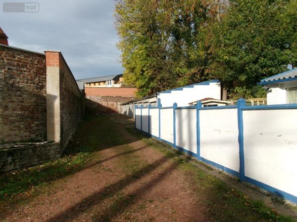 Garage - Parking à louer à Béthune dans le Pas-de-Calais (62400), ref : 62023-L1394