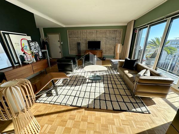 Appartement TOURS - Dernier étage avec vue sur le Cher Garage box