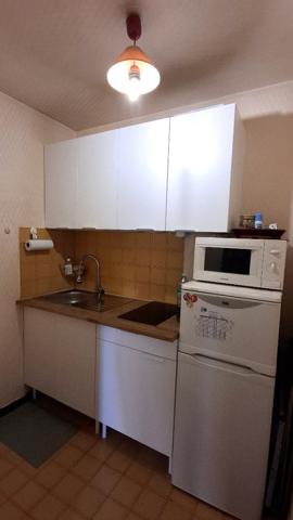 Lamarck- Studio avec balcon sur Square Serpollet