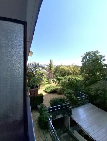 Lamarck- Studio avec balcon sur Square Serpollet