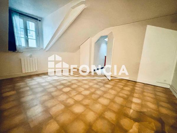 Location Studio 24.24 m² - 49 RUE D'ANJOU Versailles 78000