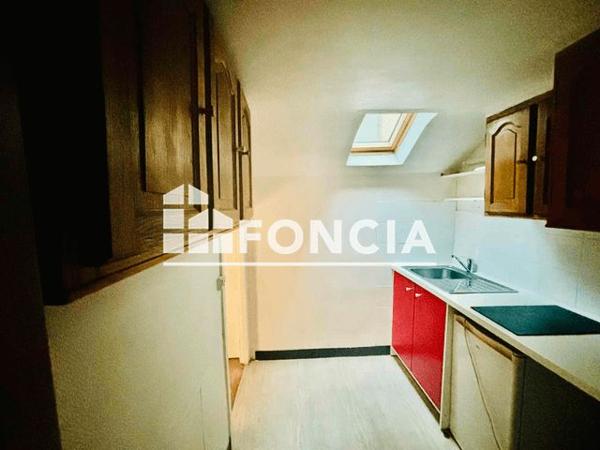 Location Studio 24.24 m² - 49 RUE D'ANJOU Versailles 78000