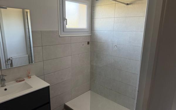 Appartement à vendre    4 pièces • 77 m2 Domblans