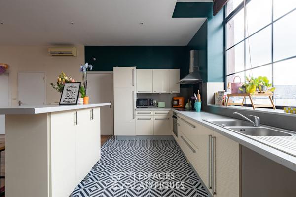 Loft haut en couleurs à Roubaix