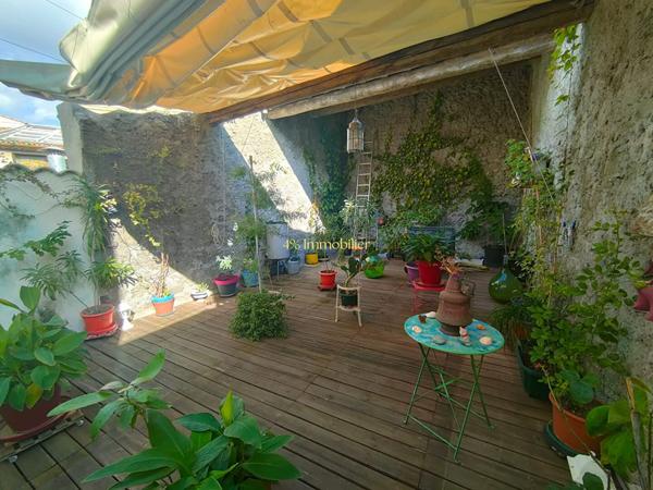 Agde centre  Maison de ville avec garage, terrasse et ascenseur