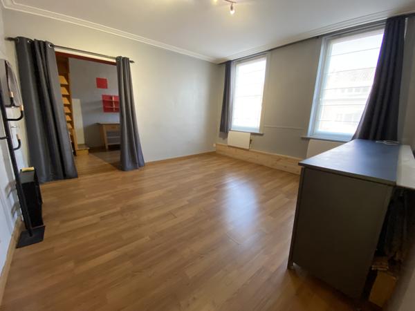 Duplex en plein centre de ville de Loos