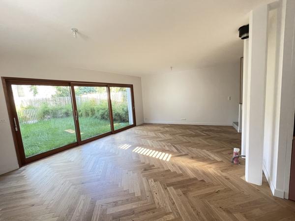 Votre Maison avec exterieur au Jardin Public