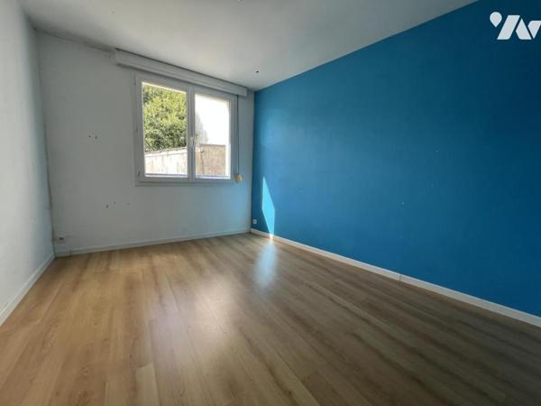 LORIENT au premier étage appartement de 78.26 M² de type 4 avec cave et parking