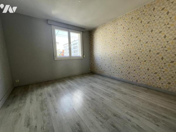 LORIENT au premier étage appartement de 78.26 M² de type 4 avec cave et parking