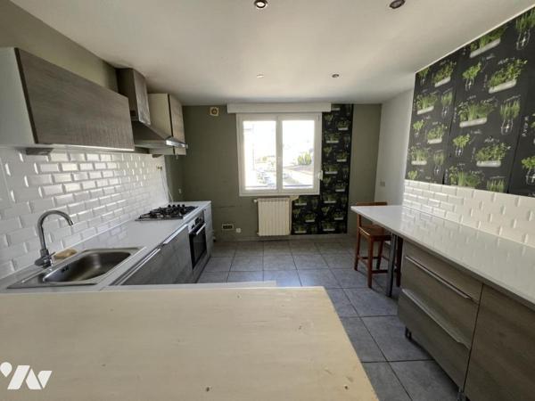 LORIENT au premier étage appartement de 78.26 M² de type 4 avec cave et parking