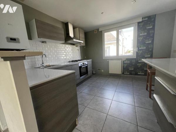 LORIENT au premier étage appartement de 78.26 M² de type 4 avec cave et parking