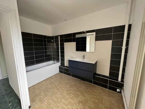 Location Appartement97 m² - 4 Pièces - PERNES (62550)