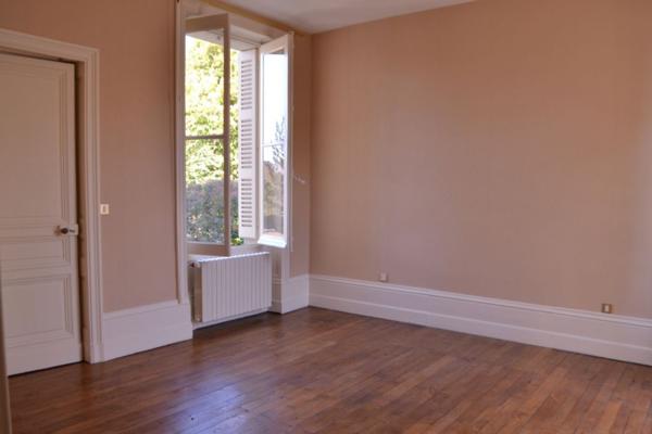 CHATELLERAULT - MAISON DE CARACTERE