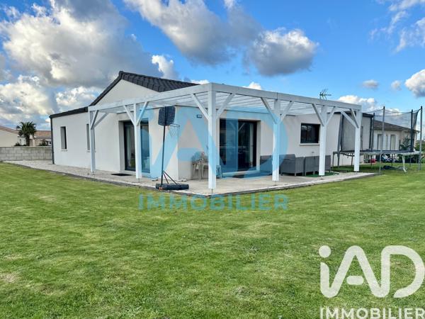 Maison à vendre 5 pièces 103 m² Thénac