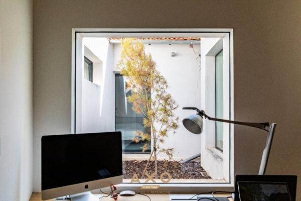 LE THOLONET - AU PIED DE LA SAINTE VICTOIRE - MAISON D'ARCHITECTE - VUE - PISCINE - JARDIN - 3360 M2 - DEPENDANCE - 1 495 000 