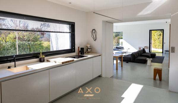 LE THOLONET - AU PIED DE LA SAINTE VICTOIRE - MAISON D'ARCHITECTE - VUE - PISCINE - JARDIN - 3360 M2 - DEPENDANCE - 1 495 000 