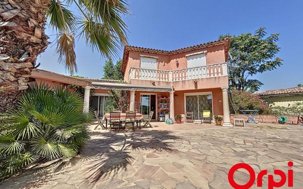 Maison à vendre    5 pièces • 143 m2 Saint-Raphaël