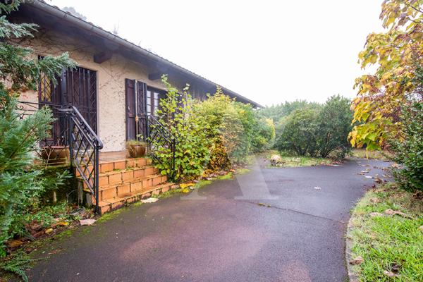 ARCHITECTURE À IMAGINER- 1976-MAISON À RÉNOVER ENTIÈREMENT AVEC APPARTEMENT INDÉPENDANT - MÉrignac