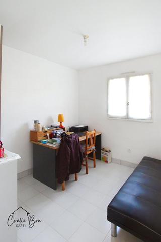 MAISON FAMILLIALE 4 CHAMBRES SUR BEAU TERRAIN CLOS