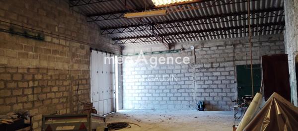 Parking à CHATEAUBERNARD, 16100 -