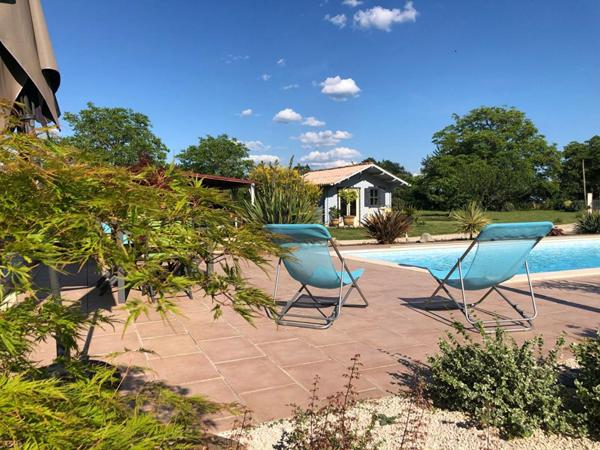 Maison bois - 5 chambres en plain-pied avec piscine et chalet indépendant proche Cahors