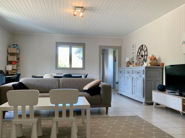 Maison bois - 5 chambres en plain-pied avec piscine et chalet indépendant proche Cahors