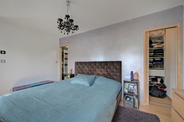 Vente Maison de ville Bouc-Bel-Air 7 Pièces 200 m²