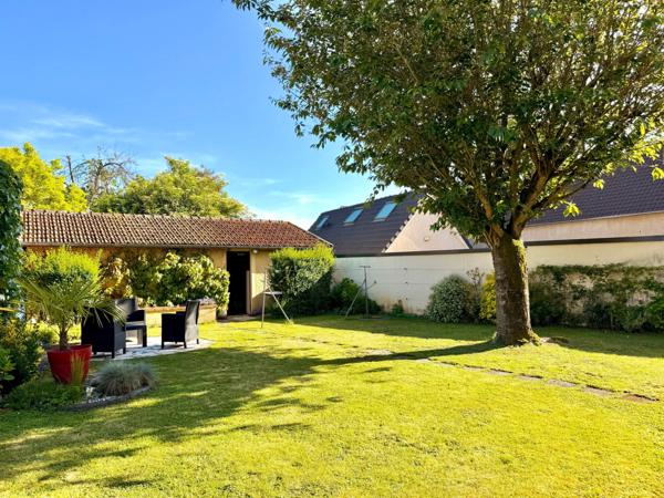 Maison
         6 pièces
        - 126 m² 276 000 € *