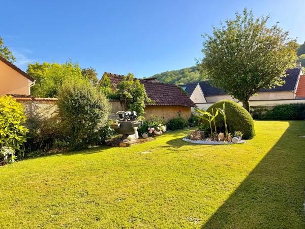 Maison
         6 pièces
        - 126 m² 276 000 € *
