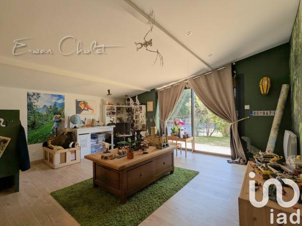 Maison à vendre 5 pièces 199 m² Saint-Étienne-de-Montluc