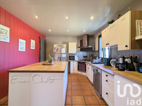 Maison à vendre 5 pièces 199 m² Saint-Étienne-de-Montluc