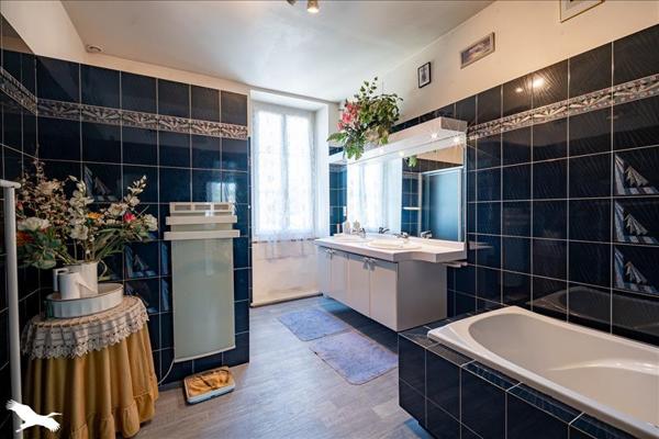 Maison à vendre |  Matha |  6 pièces | 160 m²