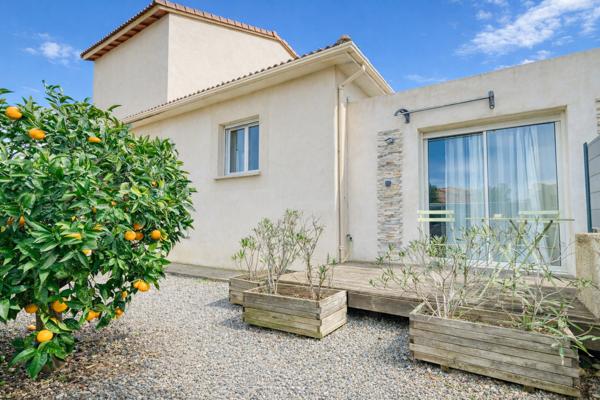 Villa 5 pièces de 172m²  avec piscine chauffée et T2 attenant - Furiani