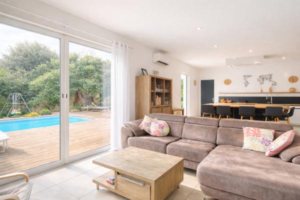 Villa 5 pièces de 172m²  avec piscine chauffée et T2 attenant - Furiani