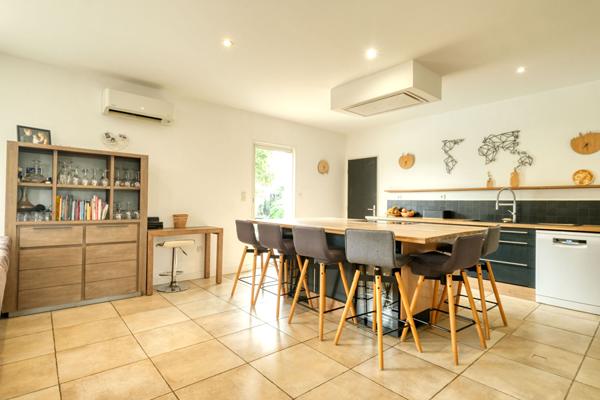 Villa 5 pièces de 172m²  avec piscine chauffée et T2 attenant - Furiani