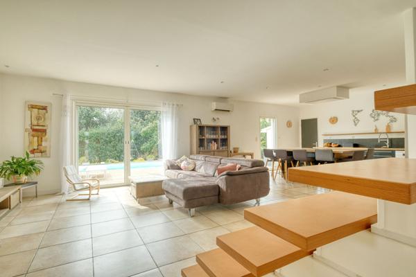 Villa 5 pièces de 172m²  avec piscine chauffée et T2 attenant - Furiani