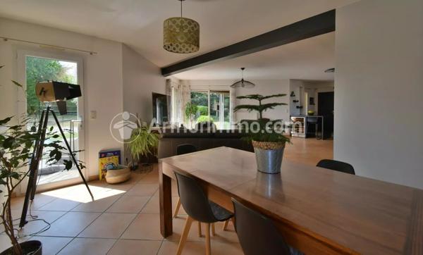 Vente                                                      Maison
                        
                     7 pièces                      206 m2                     à Rouffiac-Tolosan