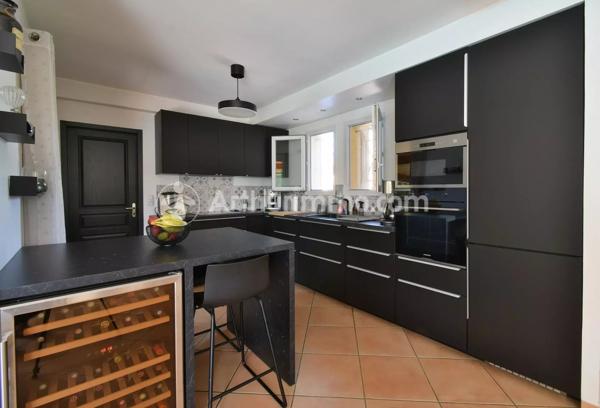 Vente                                                      Maison
                        
                     7 pièces                      206 m2                     à Rouffiac-Tolosan