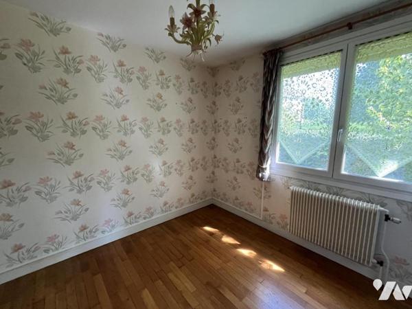 vente maison de type VI en impasse avec bâtiment annexe comprenant un appartement de type Ibis
